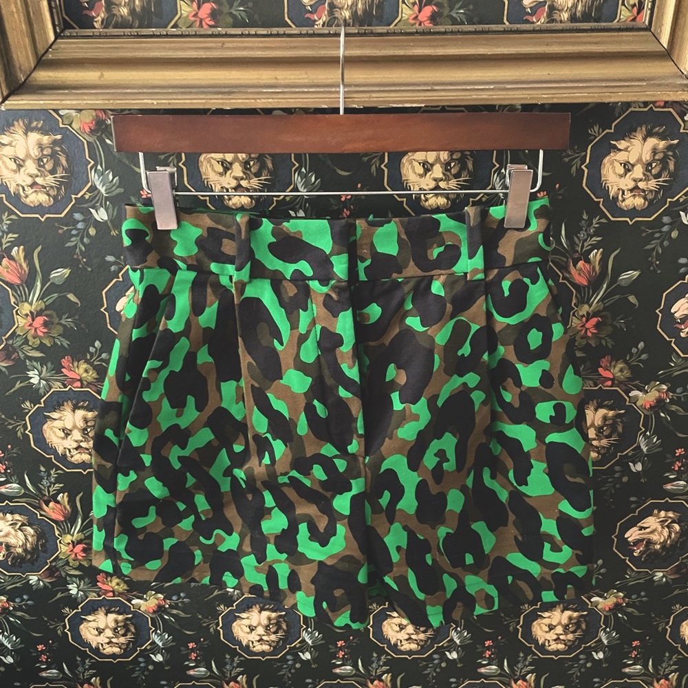Versace high-waist tailored camouflage shorts! Euro size 38 but will fit U.S 4.